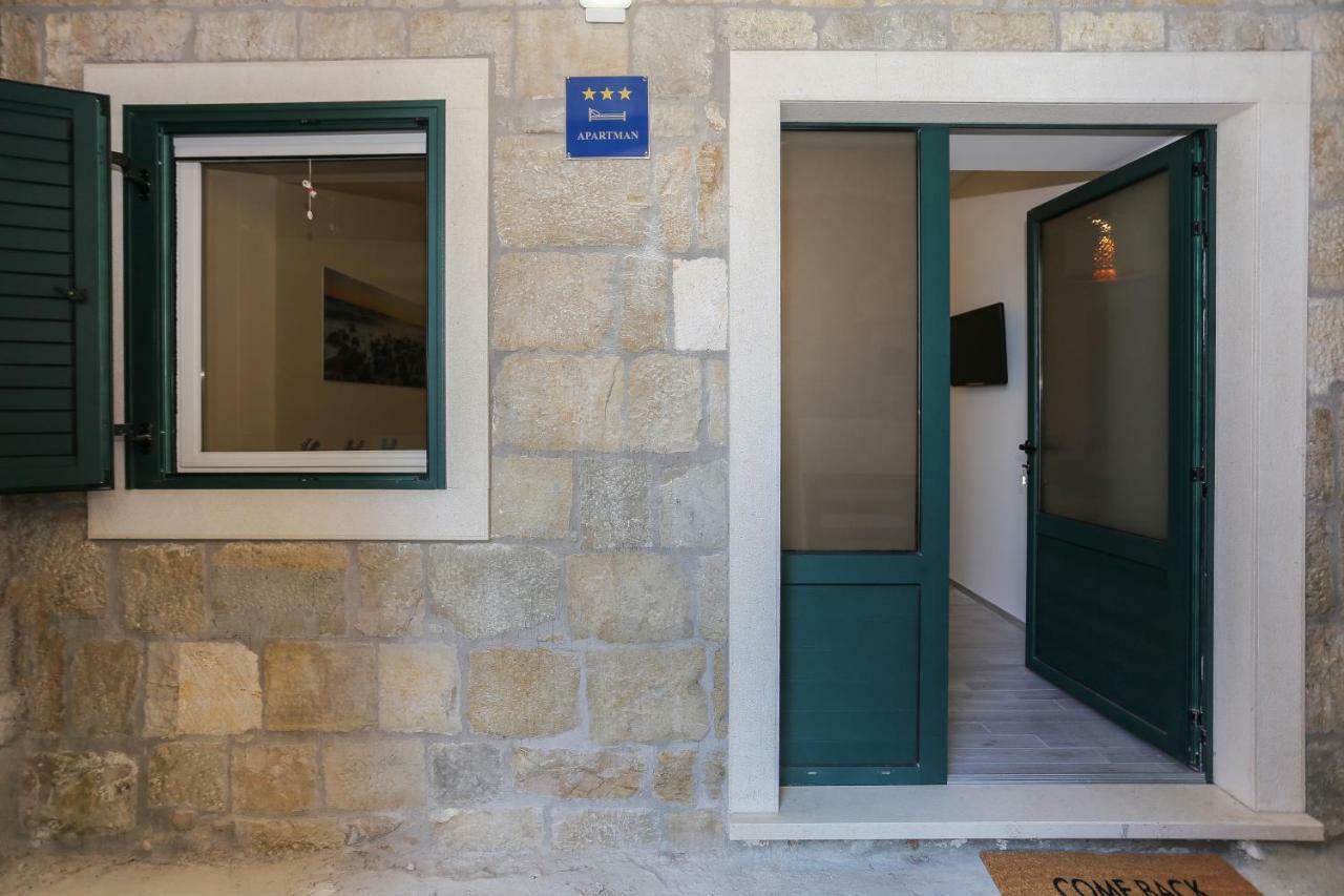 Beach Apartment Korina Sumpetar Kültér fotó