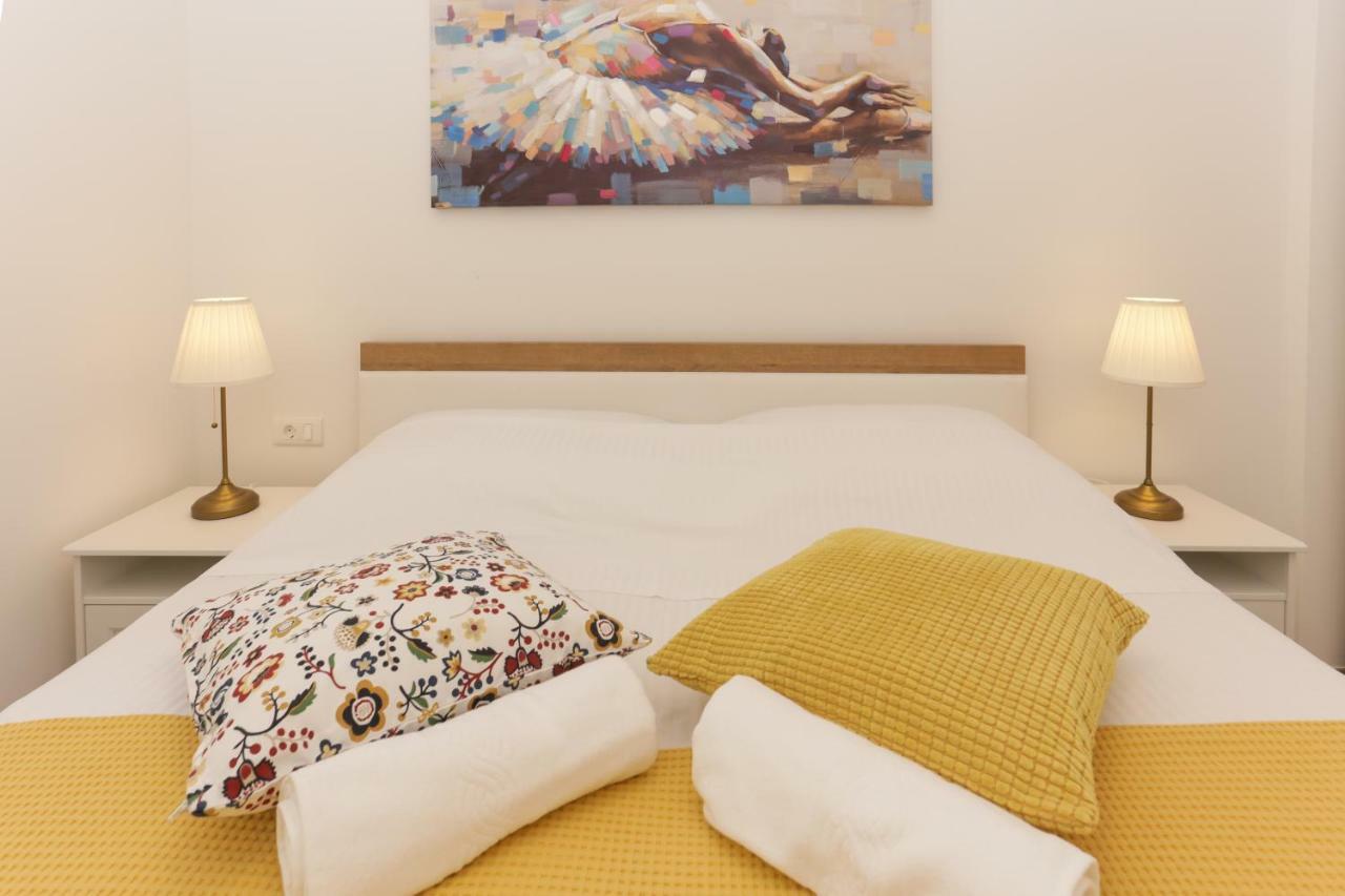 Beach Apartment Korina Sumpetar Kültér fotó